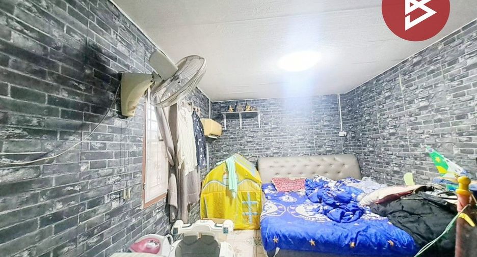 For sale 4 bedrooms townhouse in Nong Chok, Bangkok