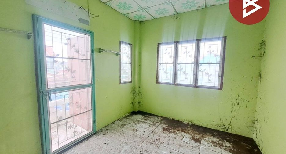 For sale 4 bedrooms townhouse in Nong Chok, Bangkok