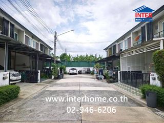 For sale 5 bedrooms townhouse in Mueang Pathum Thani, Pathum Thani