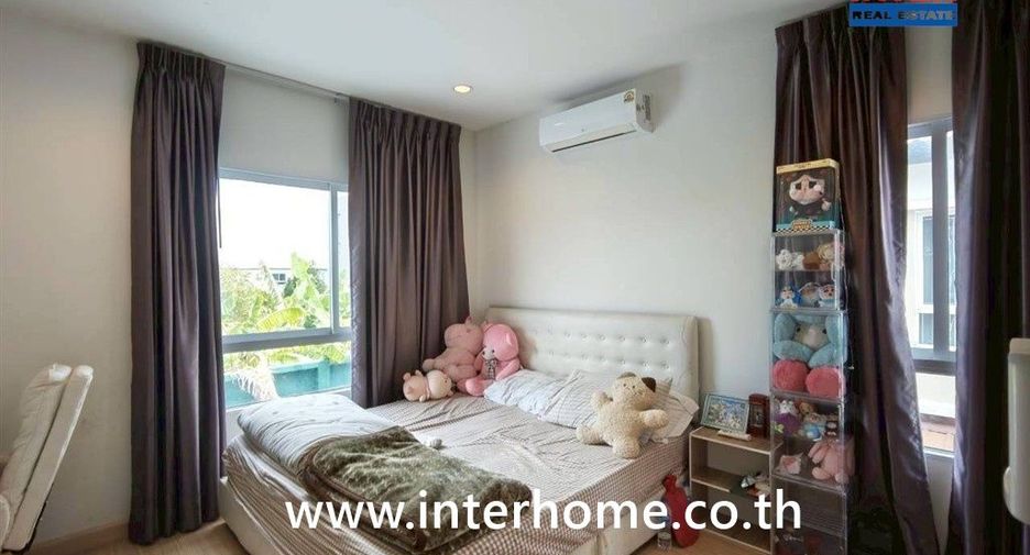 For sale 5 bedrooms townhouse in Mueang Pathum Thani, Pathum Thani