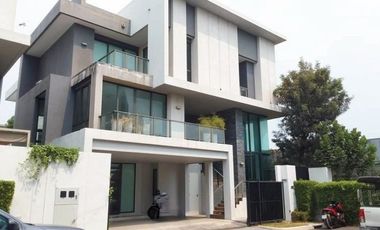 出售 5 卧室 独立屋 在 Lat Phrao, 曼谷