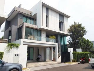 出售 5 卧室 独立屋 在 Lat Phrao, 曼谷