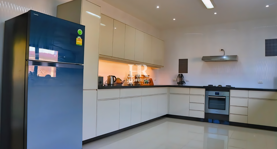 For sale 4 bedrooms villa in Bang Lamung, Chonburi