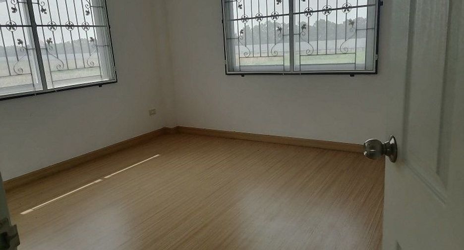 À vendre 3 chambres maison à Lat Krabang, Bangkok