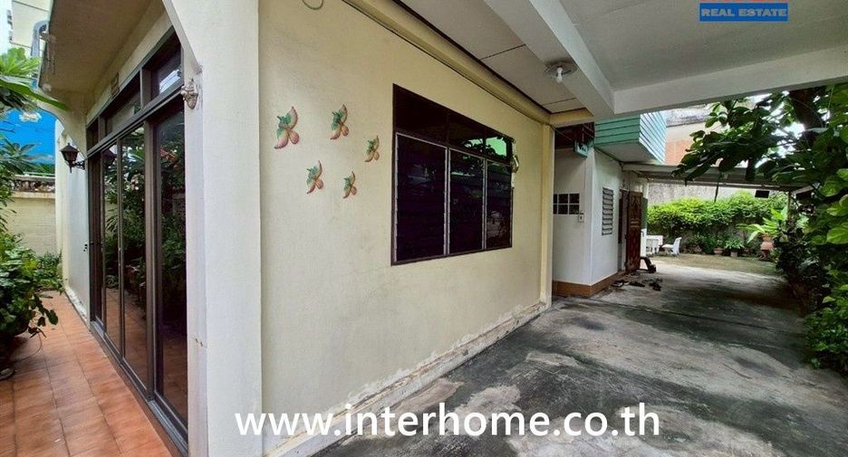 À vendre 5 chambres maison à Bangkok Yai, Bangkok
