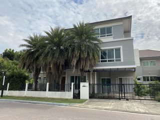 For sale 5 bedrooms house in Saphan Sung, Bangkok