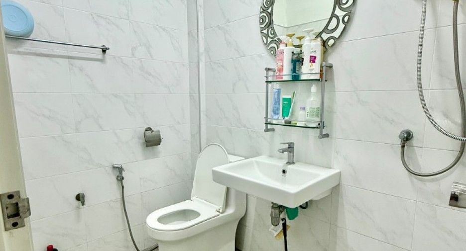 For sale 3 bedrooms townhouse in Ban Bueng, Chonburi