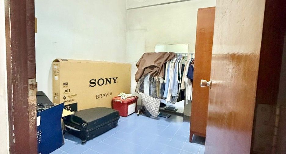 For sale 3 bedrooms townhouse in Ban Bueng, Chonburi