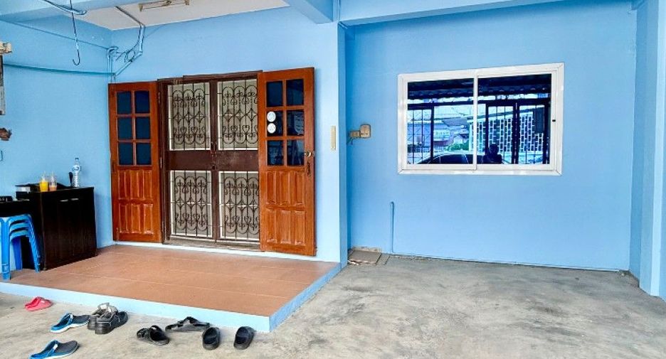 For sale 3 bedrooms townhouse in Ban Bueng, Chonburi