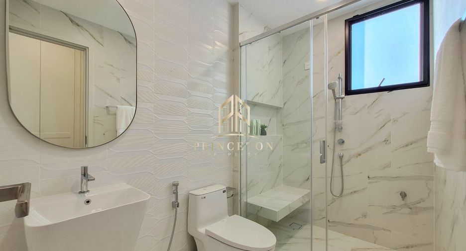 Casa en venta de 4 habitaciones en Saphan Sung, Bangkok
