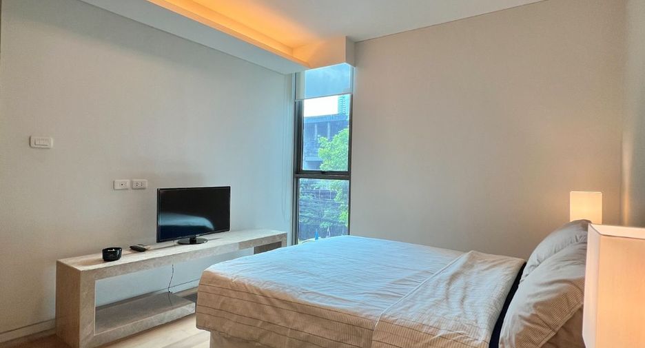 For rent 2 bedrooms condo in Watthana, Bangkok