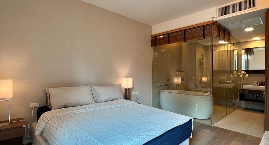For rent 2 bedrooms condo in Watthana, Bangkok