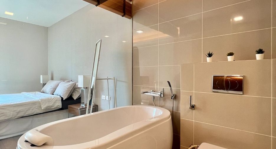 For rent 2 bedrooms condo in Watthana, Bangkok