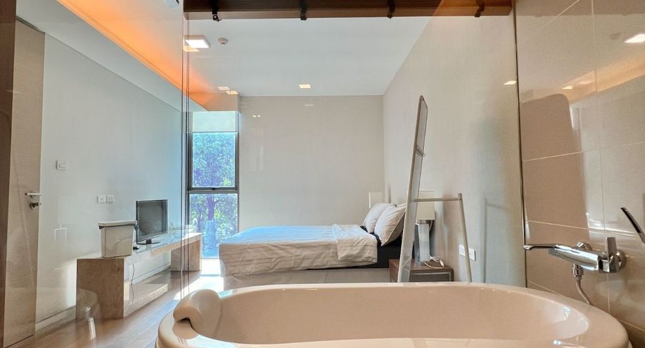 For rent 2 bedrooms condo in Watthana, Bangkok