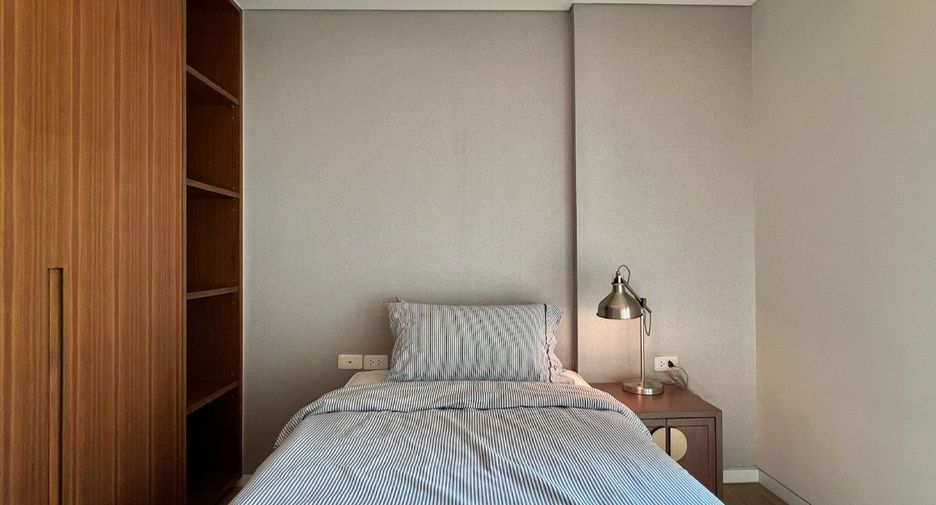 For rent 2 bedrooms condo in Watthana, Bangkok
