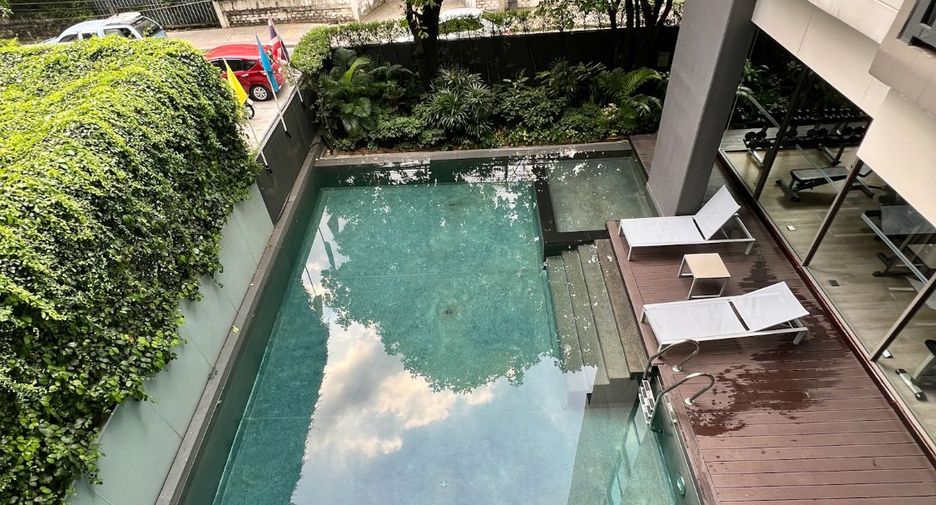 For rent 2 bedrooms condo in Watthana, Bangkok