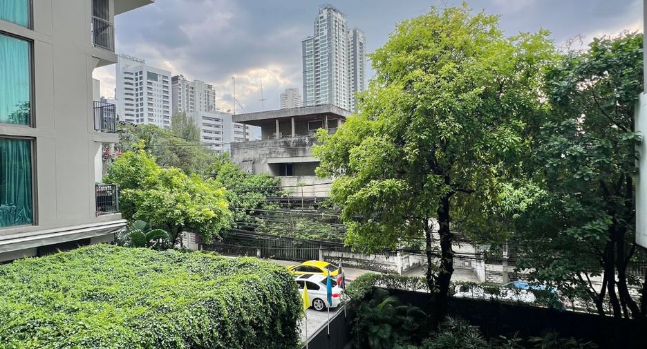 For rent 2 bedrooms condo in Watthana, Bangkok