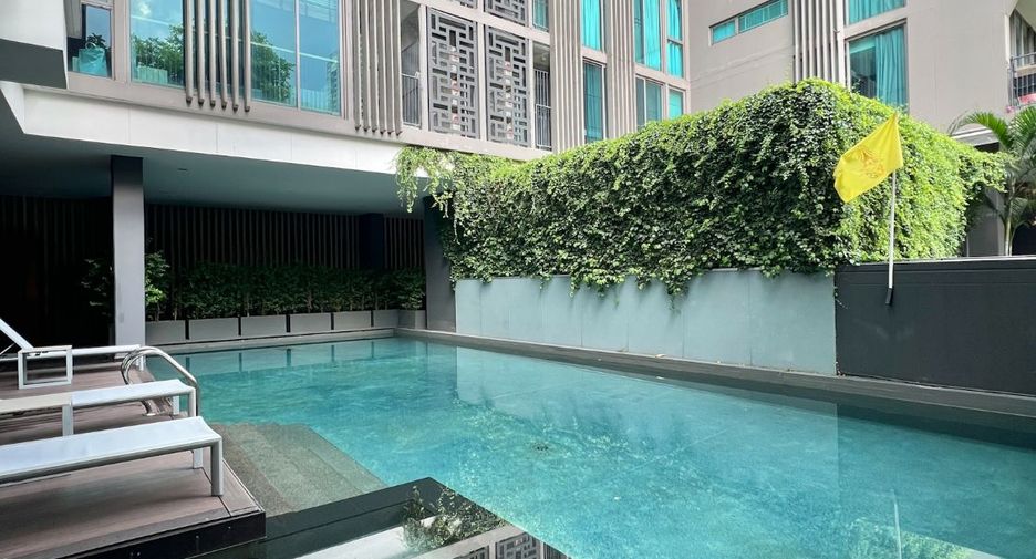 For rent 2 bedrooms condo in Watthana, Bangkok