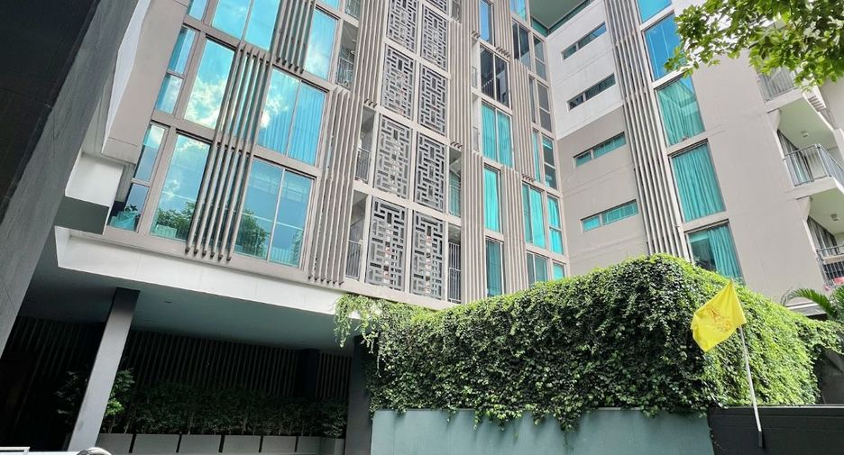 For rent 2 bedrooms condo in Watthana, Bangkok