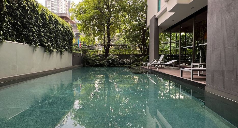 For rent 2 bedrooms condo in Watthana, Bangkok