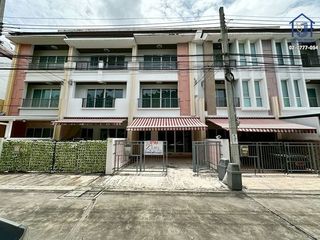 À vendre 3 chambres maison à Lat Phrao, Bangkok