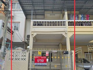 Casa adosada en venta de 4 habitaciones en Bangkok Noi, Bangkok
