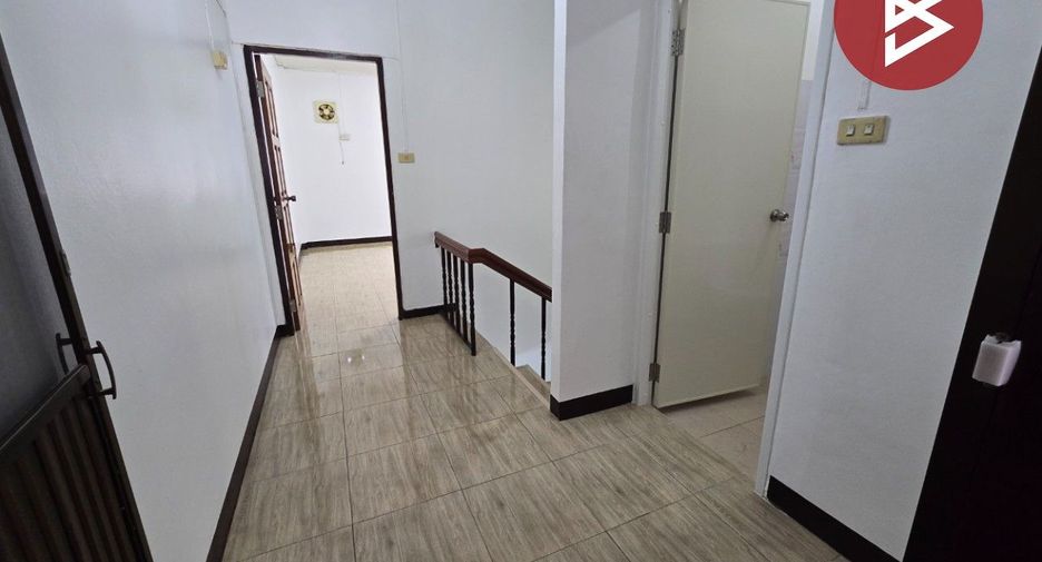 Casa adosada en venta de 4 habitaciones en Bangkok Noi, Bangkok