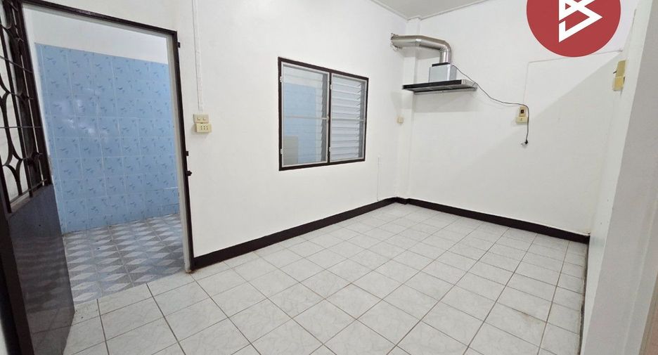Casa adosada en venta de 4 habitaciones en Bangkok Noi, Bangkok