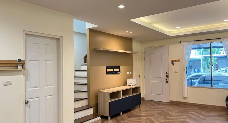 Reihenhaus zum Kauf mit 3 Zimmer in Bang Phli, Samut Prakan