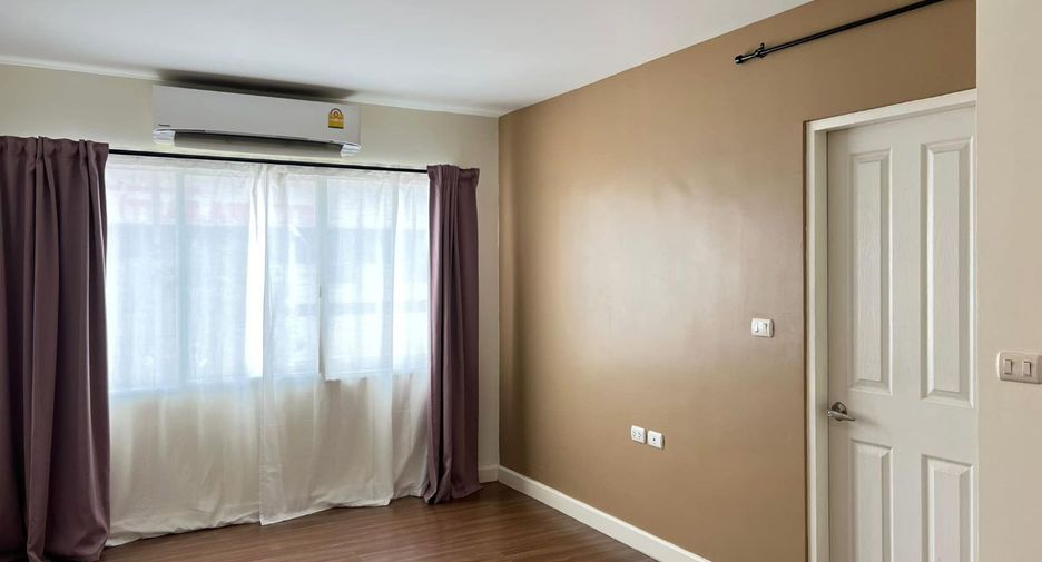 Reihenhaus zum Kauf mit 3 Zimmer in Bang Phli, Samut Prakan