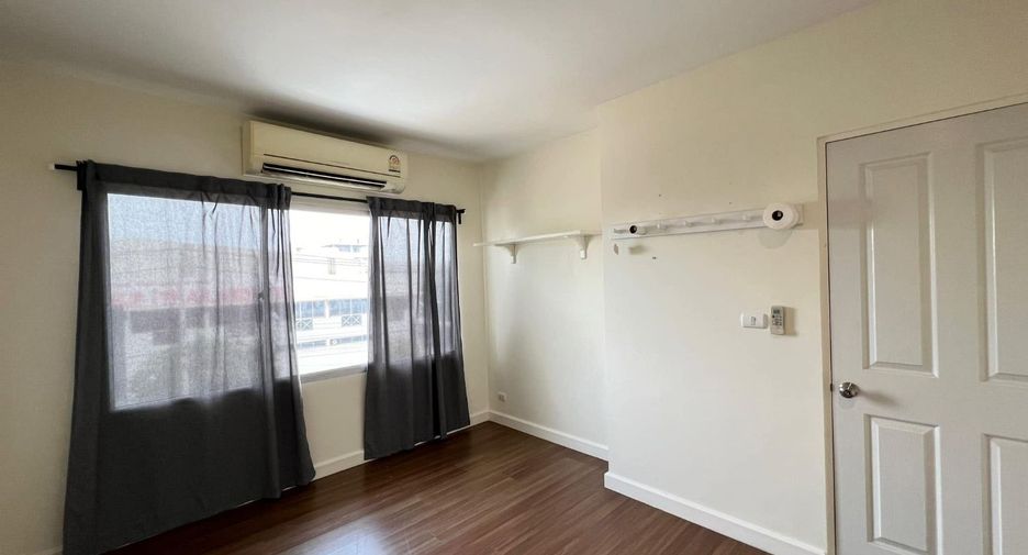 Reihenhaus zum Kauf mit 3 Zimmer in Bang Phli, Samut Prakan