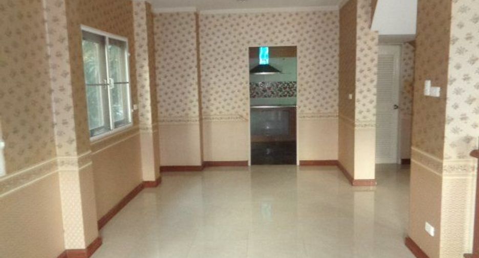 For sale 3 bedrooms house in Thung Khru, Bangkok