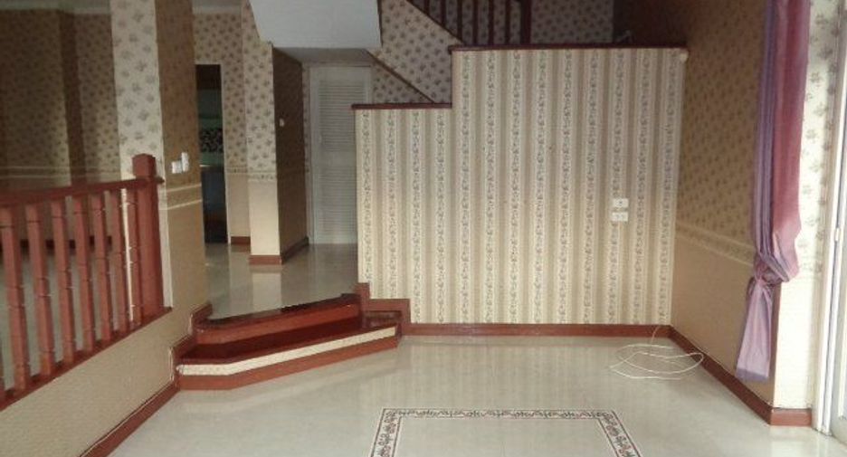 For sale 3 bedrooms house in Thung Khru, Bangkok
