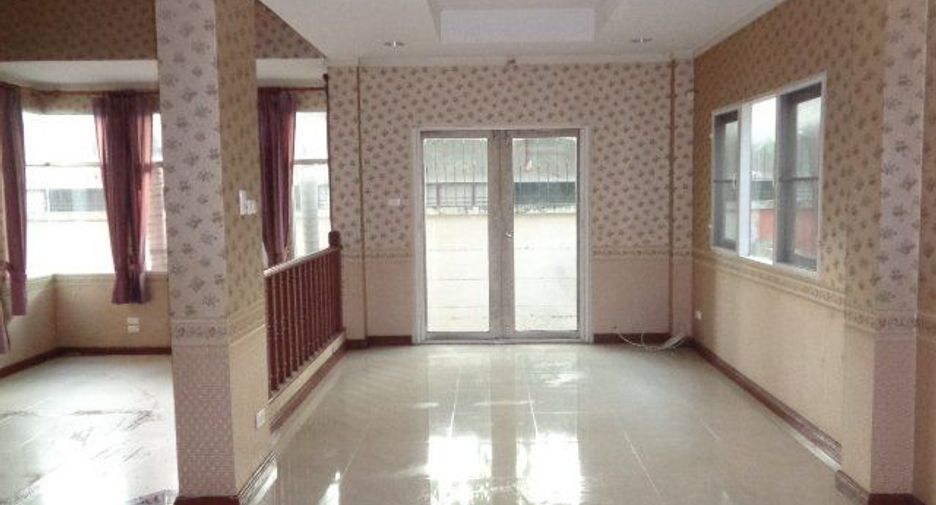 For sale 3 bedrooms house in Thung Khru, Bangkok