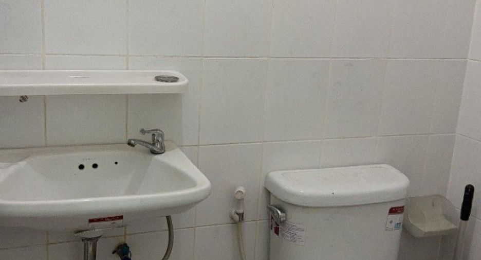 For sale 2 bedrooms retail Space in Mueang Chiang Mai, Chiang Mai