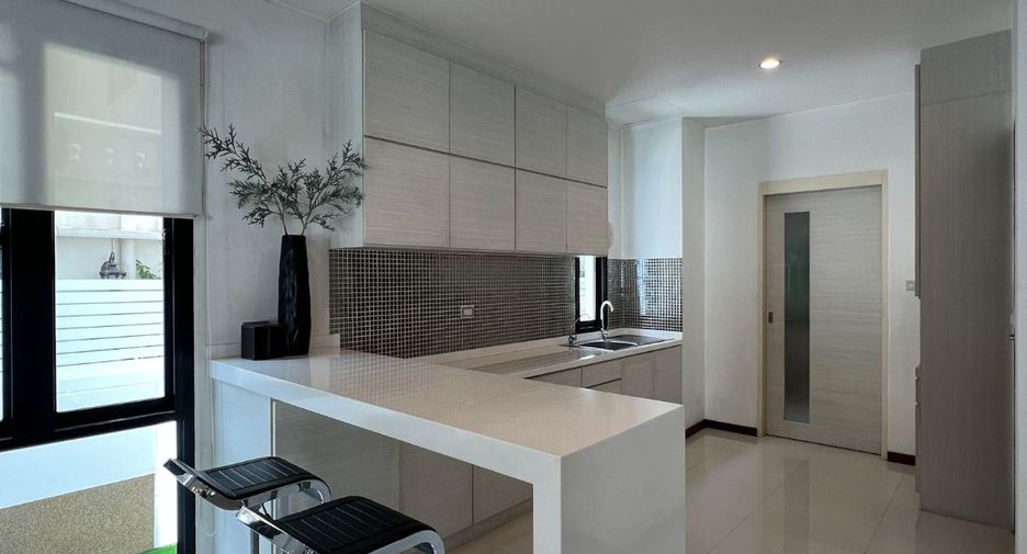 For rent 5 ベッドルーム house in Lak Si, Bangkok