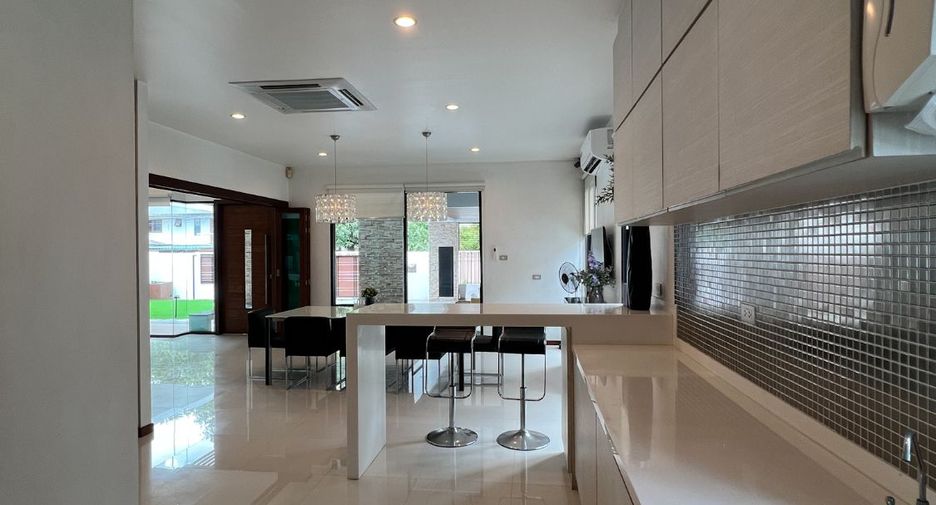For rent 5 ベッドルーム house in Lak Si, Bangkok