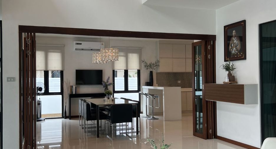 For rent 5 ベッドルーム house in Lak Si, Bangkok