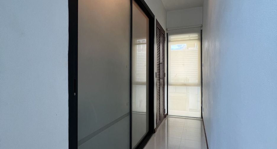 For rent 5 ベッドルーム house in Lak Si, Bangkok