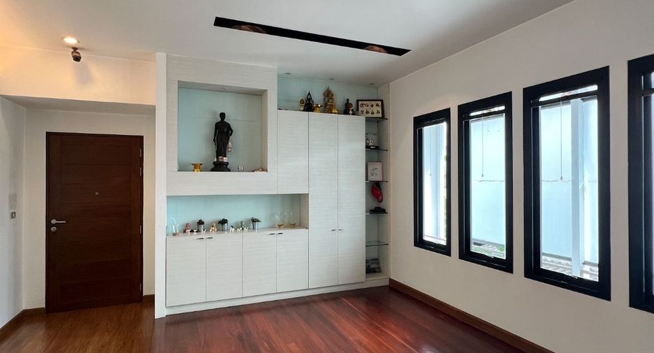 For rent 5 ベッドルーム house in Lak Si, Bangkok