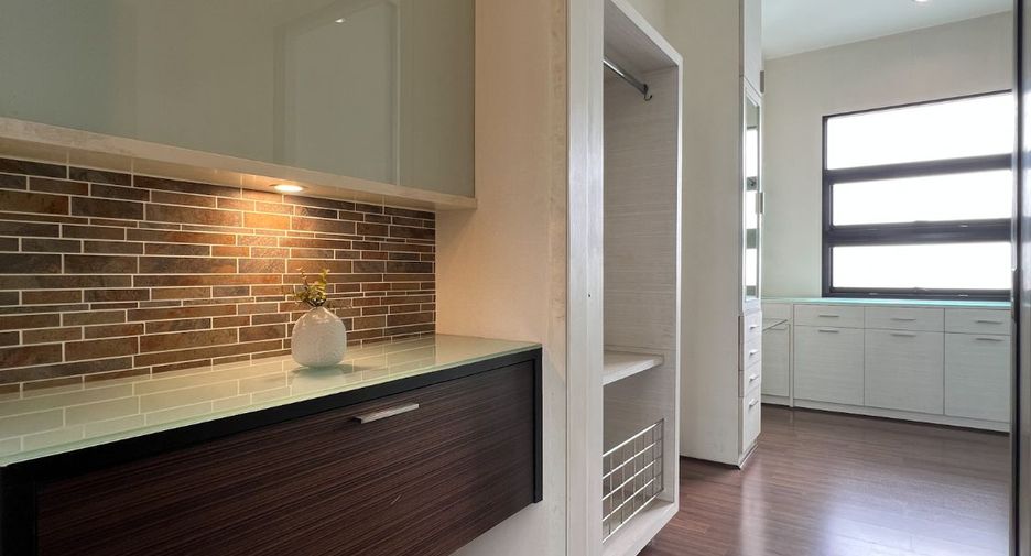 For rent 5 ベッドルーム house in Lak Si, Bangkok