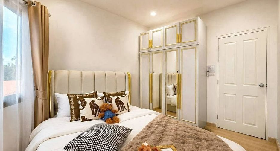 For rent 4 bedrooms townhouse in Bang Lamung, Chonburi