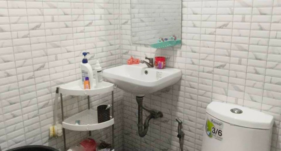 À vendre 2 chambres maison de ville à Bang Phli, Samut Prakan