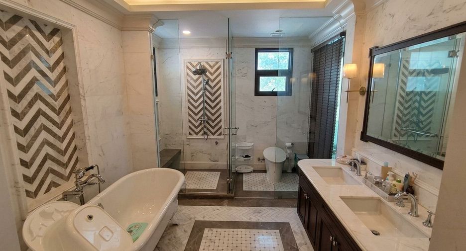 Haus zum Kauf mit 4 Zimmer in Suan Luang, Bangkok