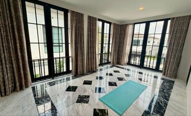 Haus zum Kauf mit 4 Zimmer in Suan Luang, Bangkok