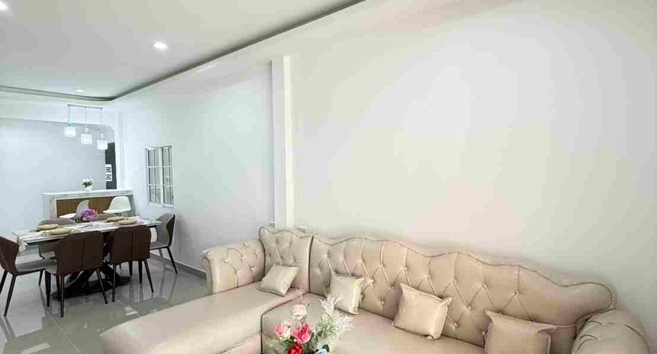 For sale 4 bedrooms house in Khlong Sam Wa, Bangkok