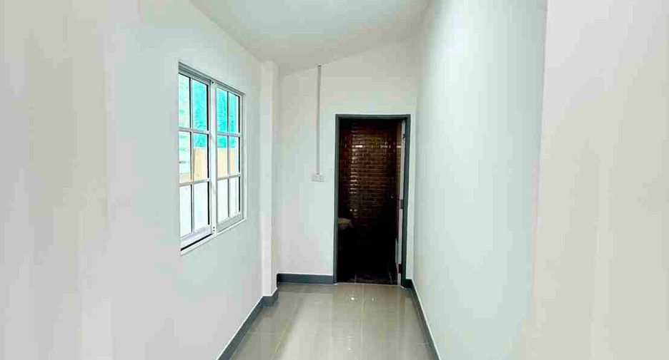 For sale 4 bedrooms house in Khlong Sam Wa, Bangkok