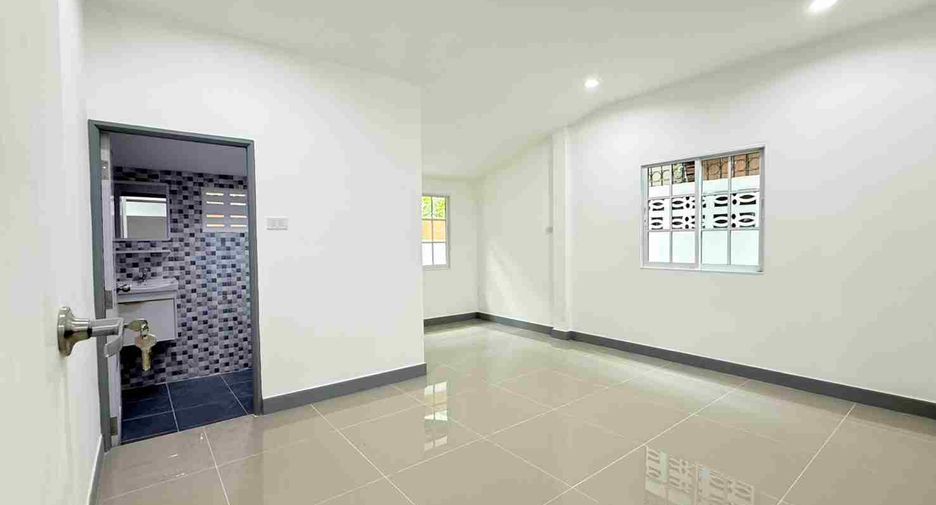For sale 4 bedrooms house in Khlong Sam Wa, Bangkok