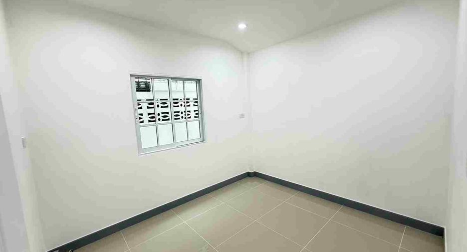 For sale 4 bedrooms house in Khlong Sam Wa, Bangkok