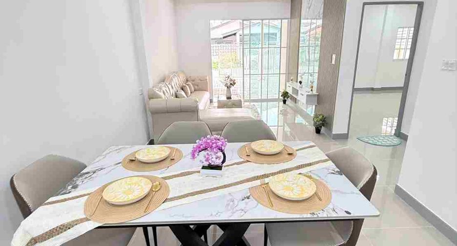 For sale 4 bedrooms house in Khlong Sam Wa, Bangkok